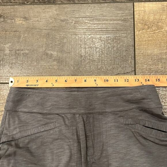 NWT Sherpa Adventure Gear Women's Tendi Skirt Monsoon Gray Size S - Picture 4 of 8